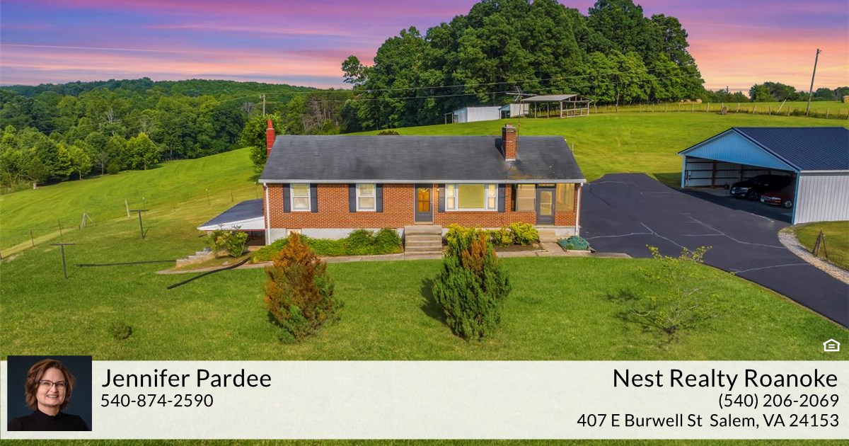 2408 Rock Cliff Rd, Bedford, VA 24523